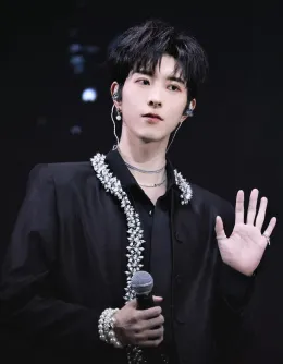 Qiu Dingjie: Valentine's Seduction