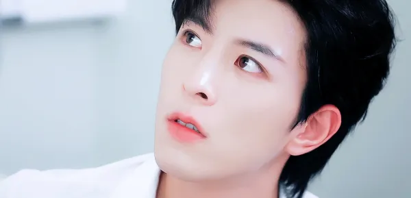 Qiu Dingjie: Ash & Desire