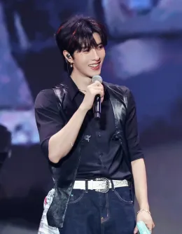 Qiu Dingjie | The Arrogant Fox