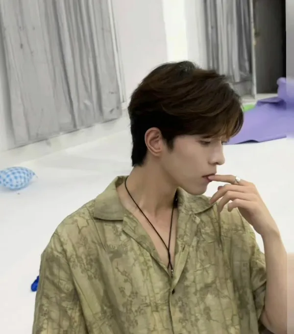 Qiu Dingjie: Labyrinth of Obsession