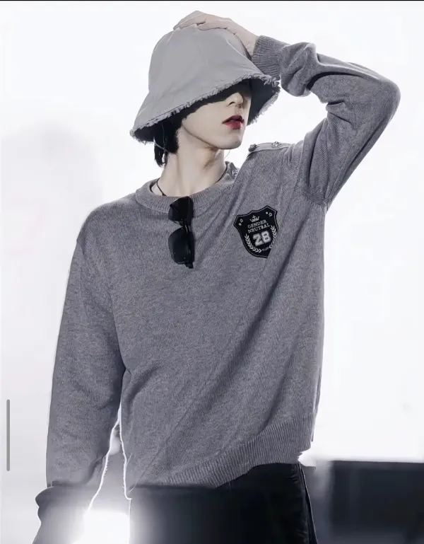 Dangerous Courtship: Qiu Dingjie's Forbidden Play