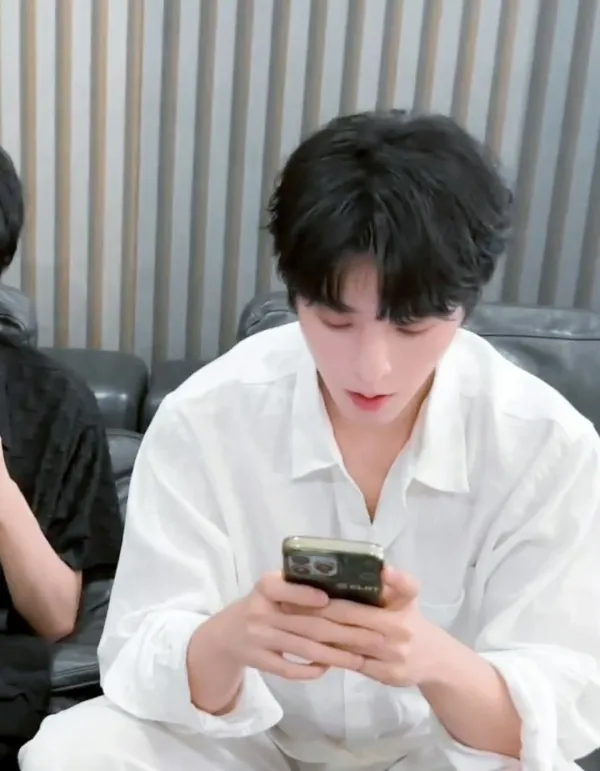 QIU_DINGJIE_AU_DANGEROUS_DESIRE