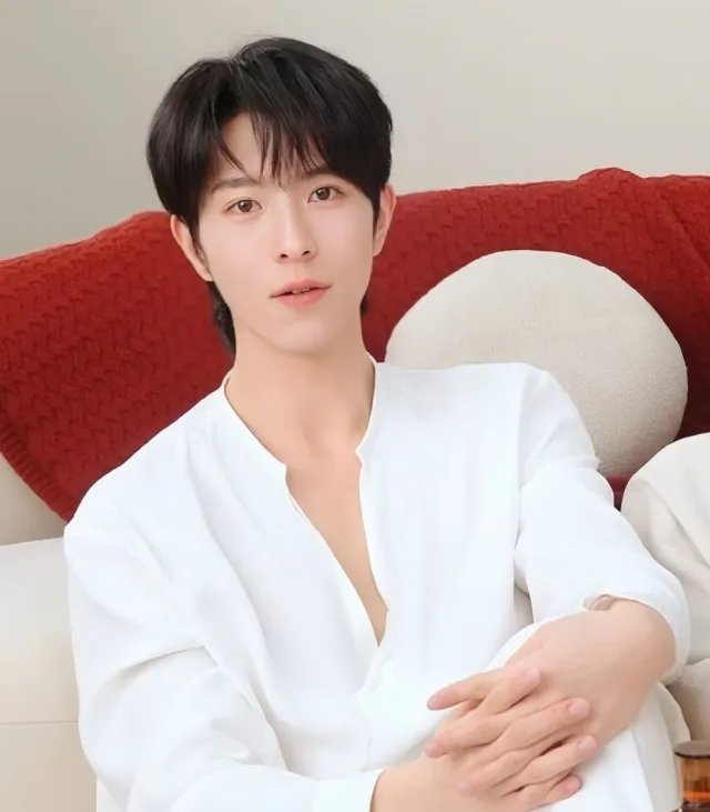 Dangerous Thorn: Qiu Dingjie in the Green Court