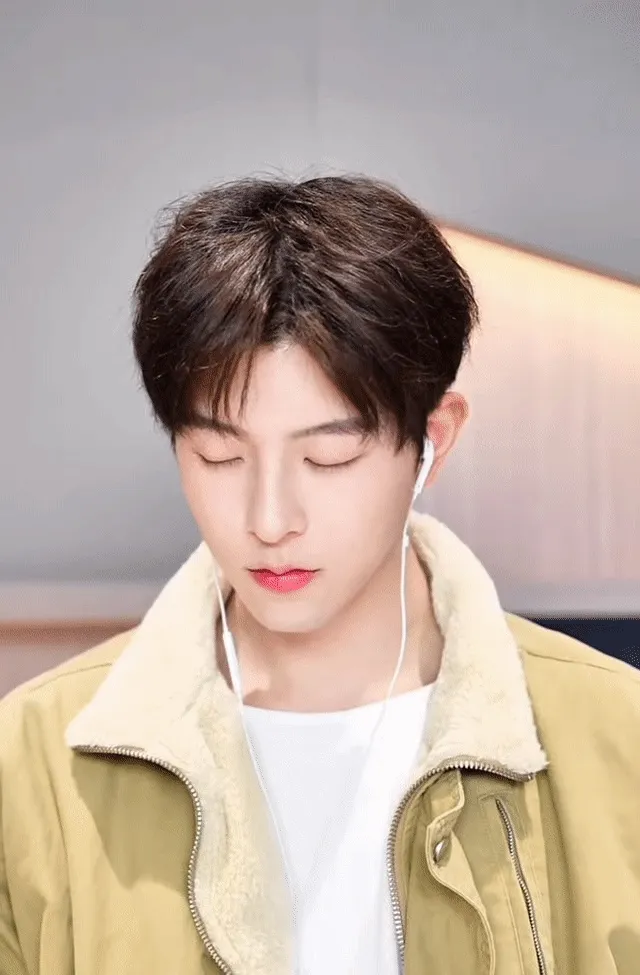 Qiu Dingjie: The Tarot's Dominant