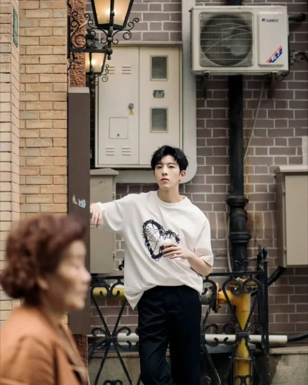 Dangerous Desires: Qiu Dingjie's New Year Temptation