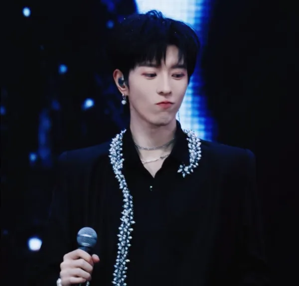 London's Dangerous Liaison: Chen Fei's Forbidden Desire