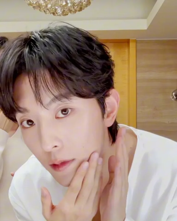 Chen Fei: Dangerous Seduction at Verrington House