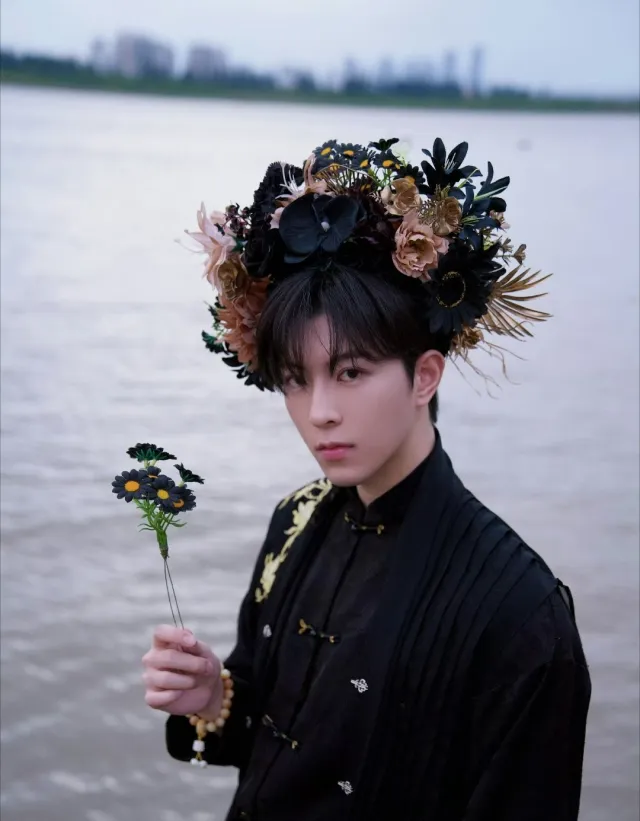 Qiu Dingjie: The Imperial Concubine's Obsession