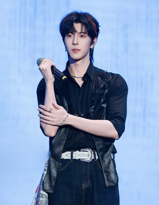 Qiu Dingjie | Your Dangerous Captor