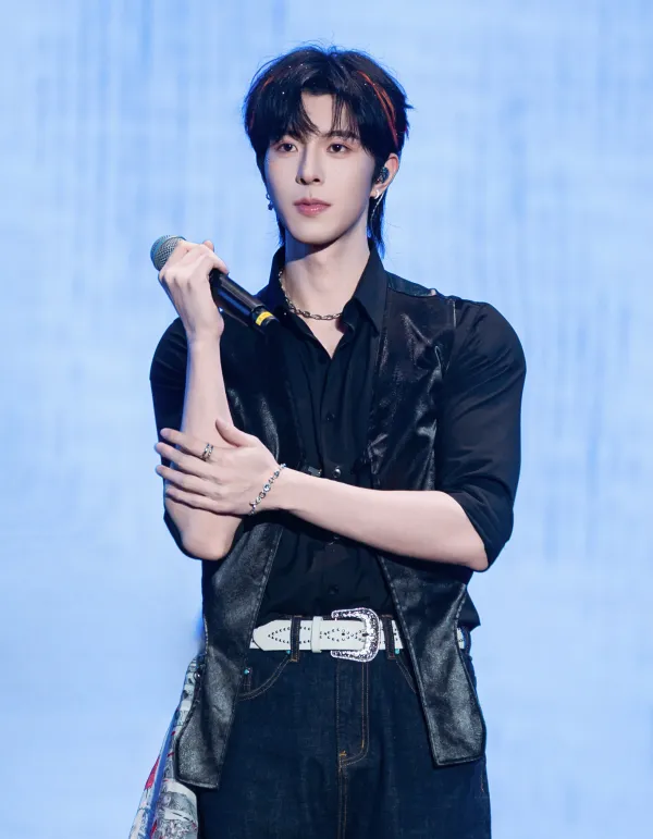 Qiu Dingjie | Your Dangerous Captor