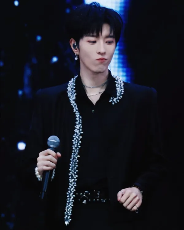 Qiu Dingjie: Tension in the Apartment