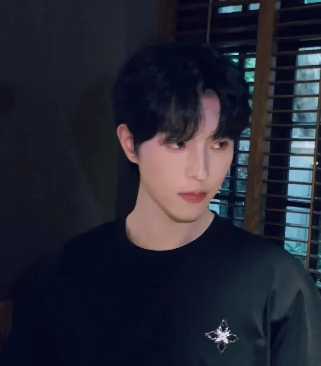 Dangerous Ringmaster: Qiu Dingjie's Starlight Circus