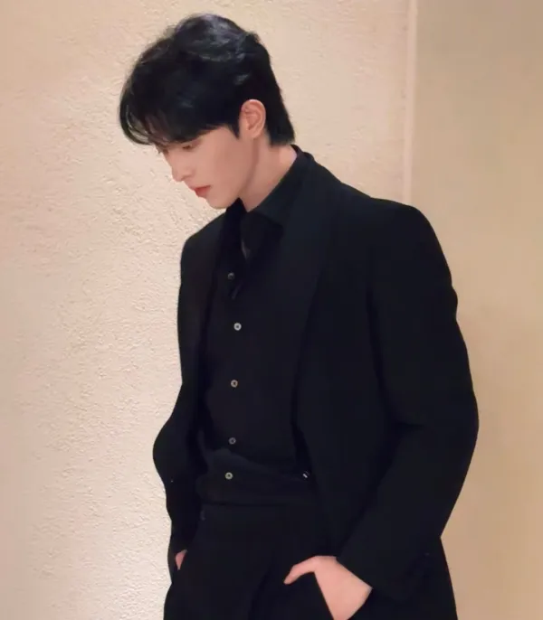 Dangerous Desire: Qiu Dingjie's Ballroom Conquest