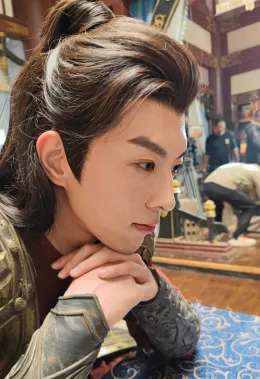 Qiu Dingjie ~ The Possessive Mayor