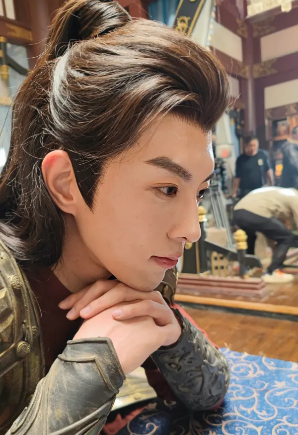 Qiu Dingjie ~ The Possessive Mayor