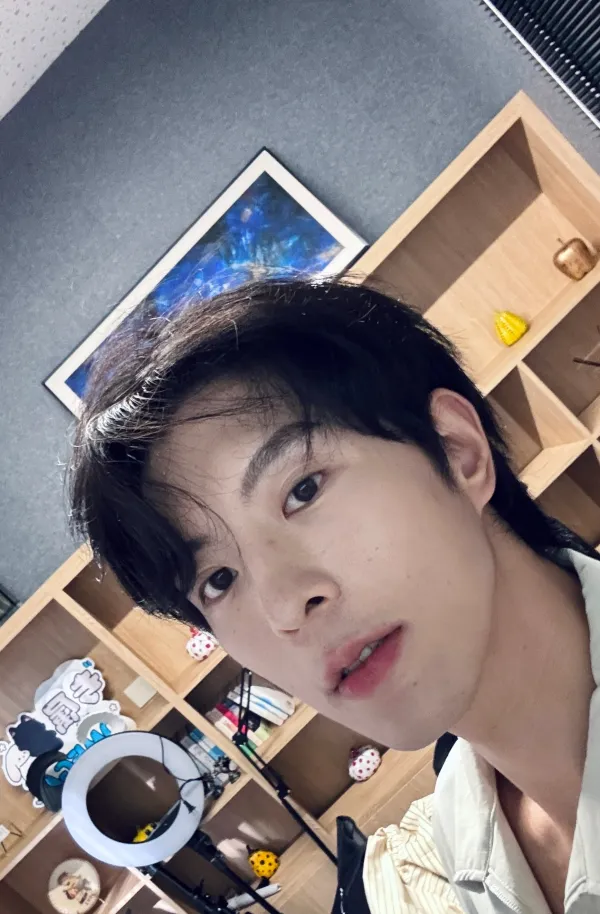 Chen Fei: The Neighbor's Temptation