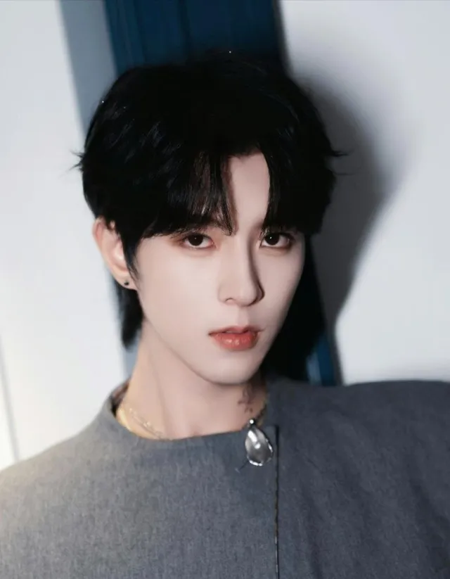 Qiu Dingjie: Dangerous Vows