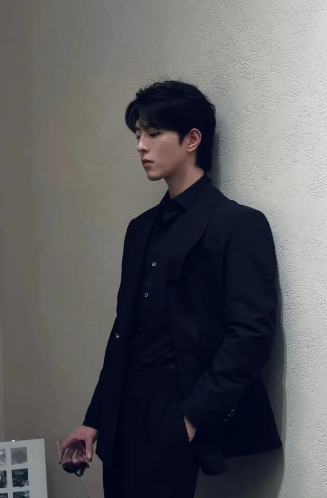 Kipuka's Dangerous Embrace: A Bloomhearts Royal Affair