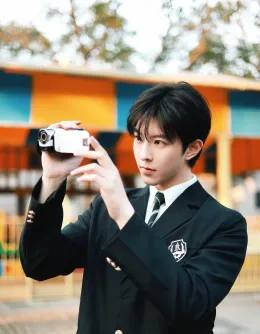 Dangerous Knight: Qiu Dingjie in Wonderland