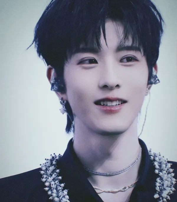 Dangerous Tides: Qiu Dingjie