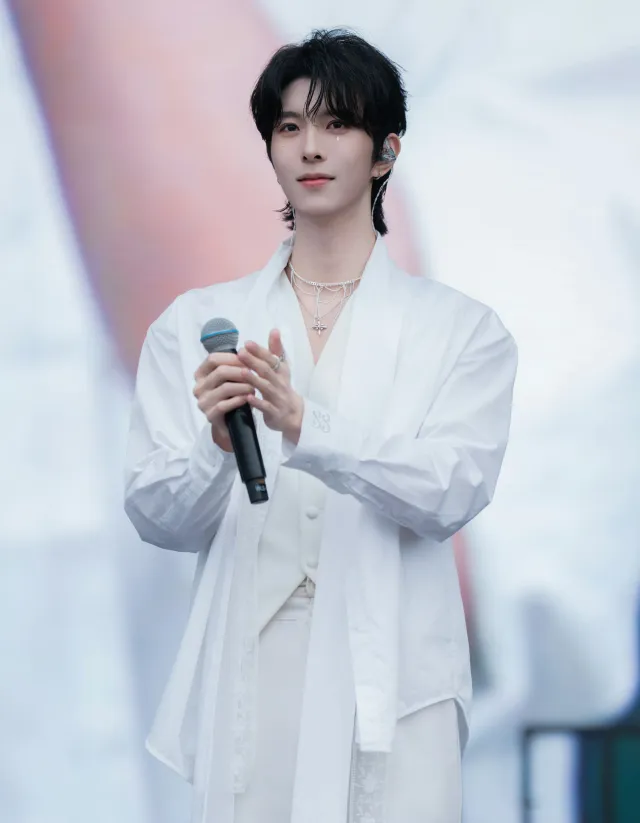 Qiu Dingjie | Forbidden Possession