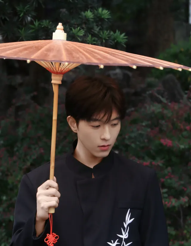 QIU DINGJIE: TARGARYEN'S OBSESSION