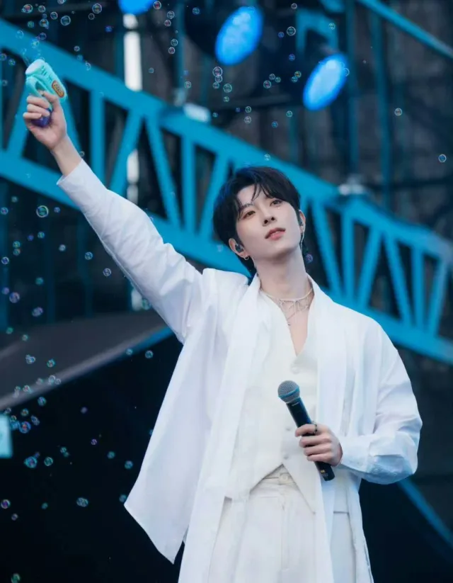 Qiu Dingjie | Bound Obsession