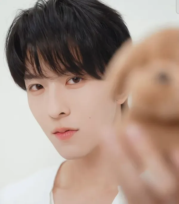 Qiu Dingjie: Holiday Tension