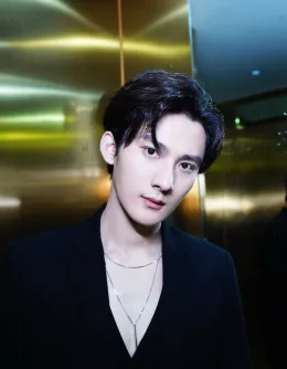 Ocean's Edge: Jiang Heng's Claim