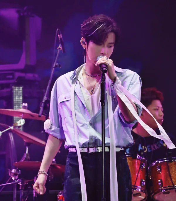 Dangerous Temptation: CEO Ocean Jiang