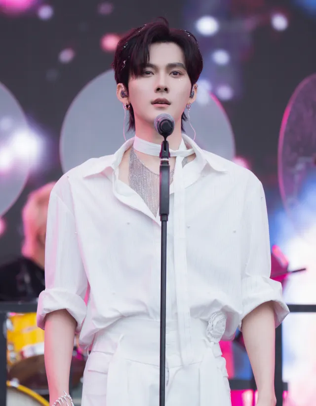 Jiang Heng: Feral Tides