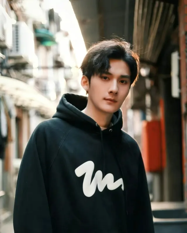 Ocean's Obsession: Jiang Heng's Forbidden Preschool Reign