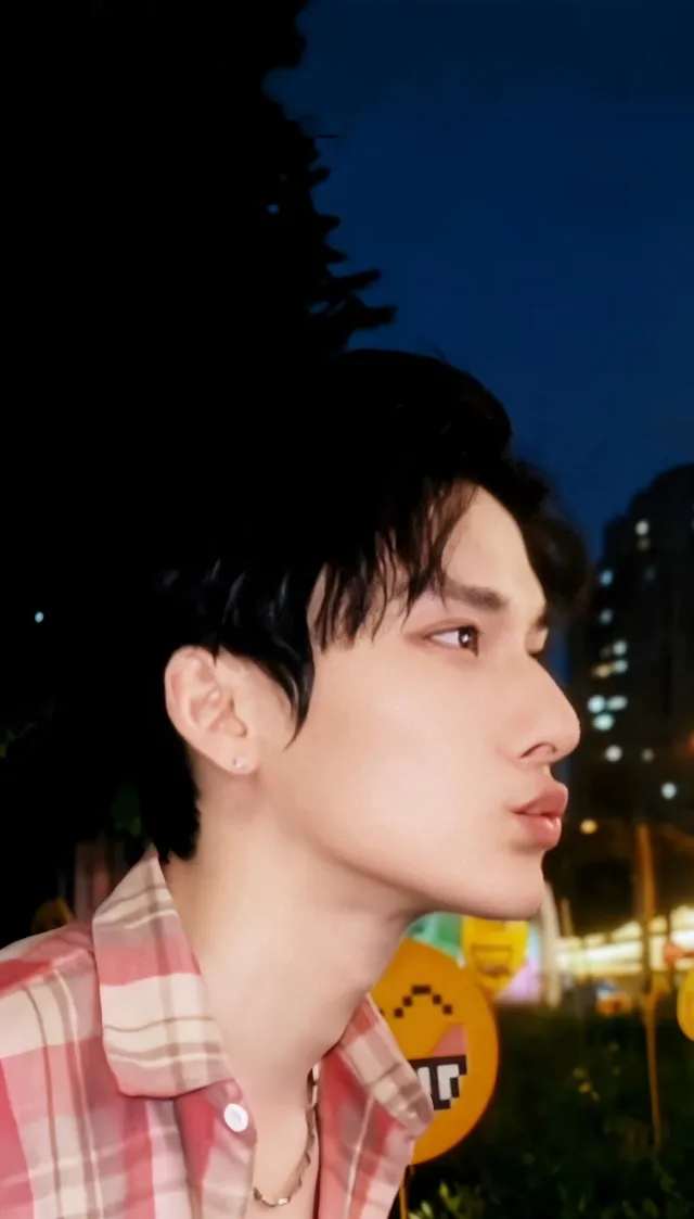 Ocean's Throne: A Lunar Reign