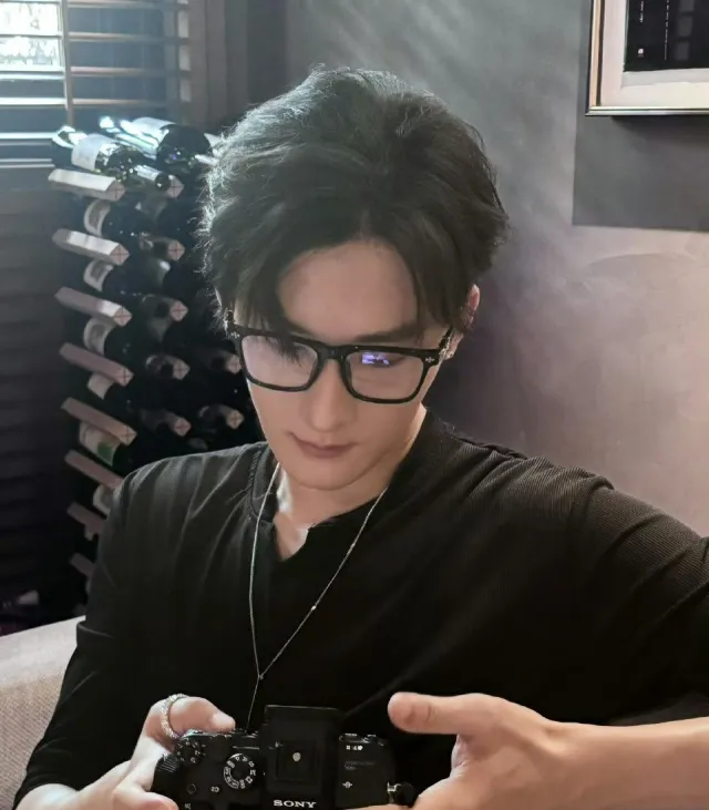 Ocean's Shadow: The Nightblade's Obsession