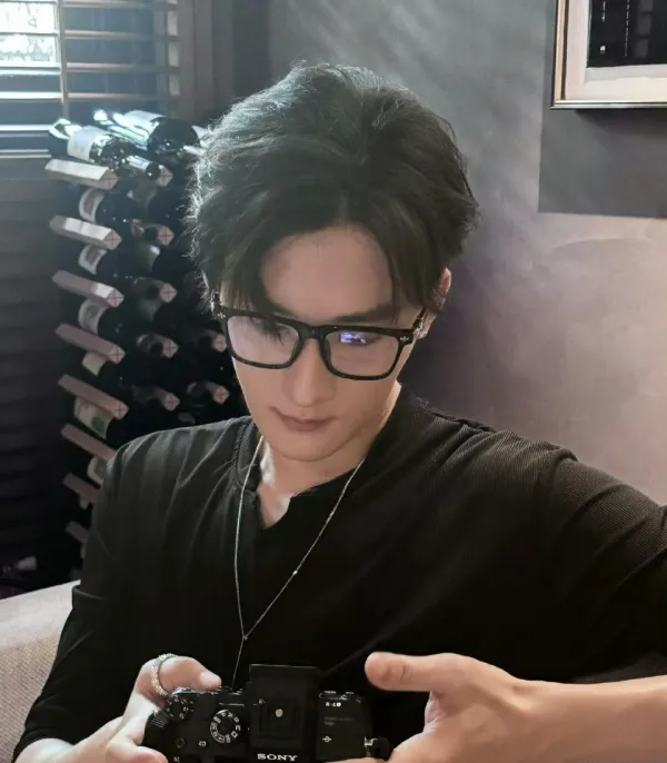 Ocean's Shadow: The Nightblade's Obsession