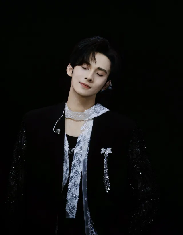 Jiang Heng: Crimson Desire