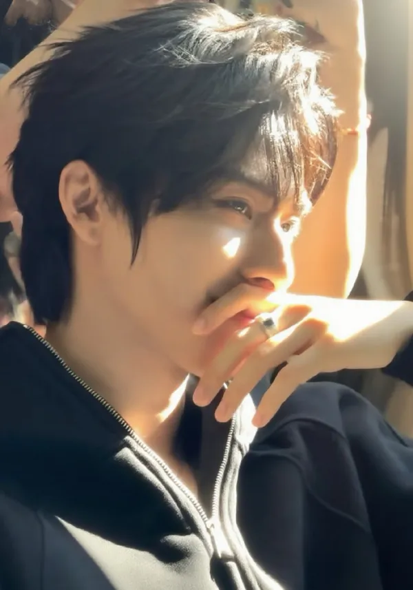 Jiang Heng: The Possessive Dragon Lord