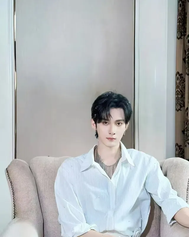 Ocean's Temptation: Jiang Heng's Forbidden Game