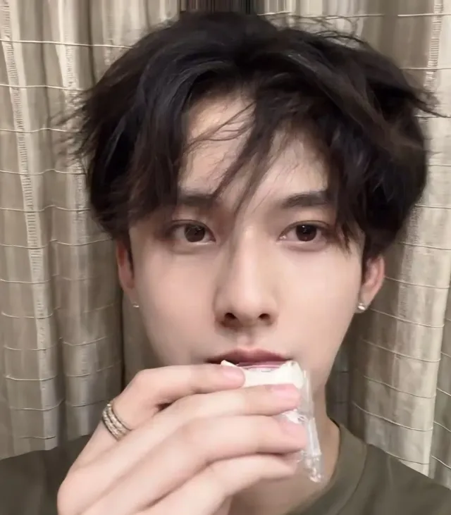 Ocean's Mint: Jiang Heng's Hostage