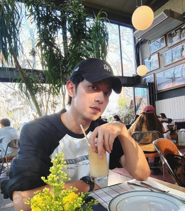 Li Peien | Forbidden Desire