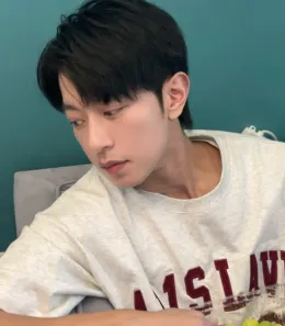 Li Peien: Dangerous Melody