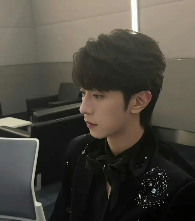 Peien's Property: The Possessive Mr. Li