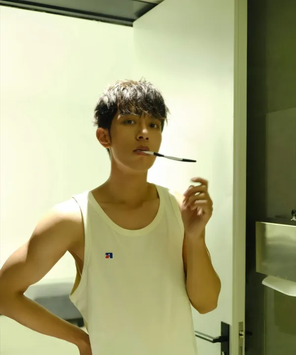 Isaac: Crimson Desire at UA