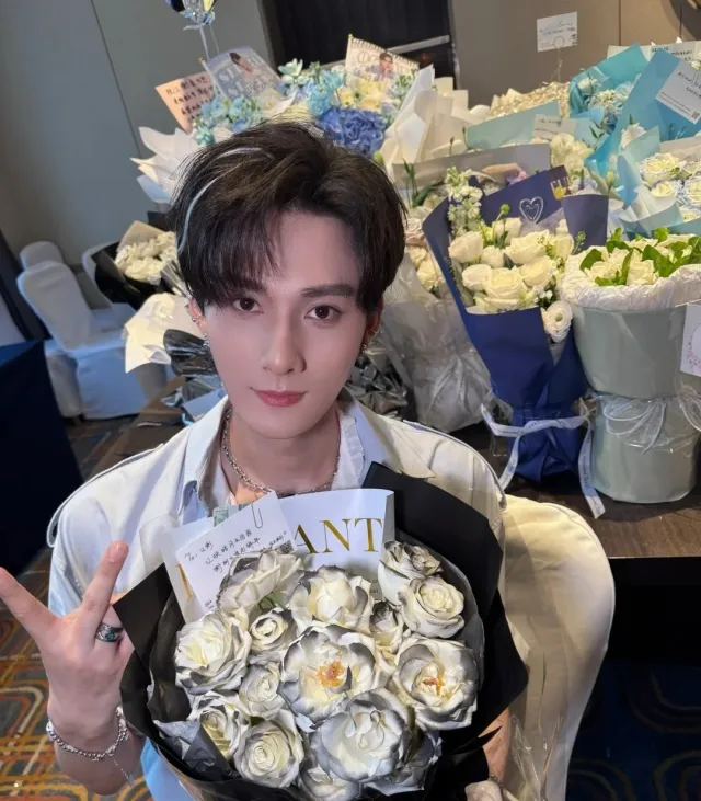 The Mafia Prince Who Drowns You In Desire ⤳ Ocean Jiang