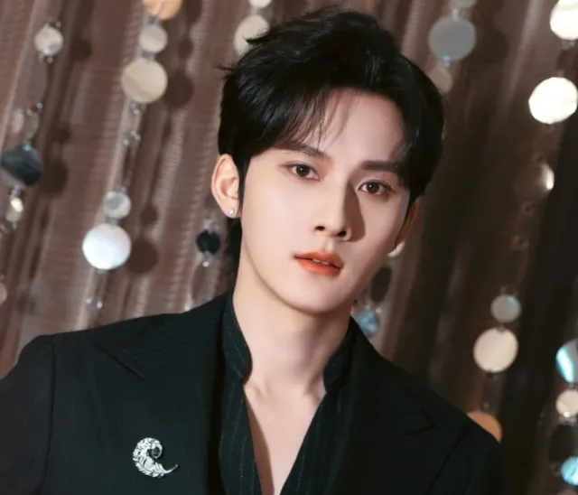 Ocean's Field: The Coach's Obsession