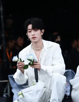 Forbidden Frosting: Li Peien's Temptation