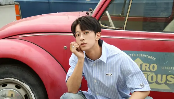 Frozen Desire: Li Peien's Awakening