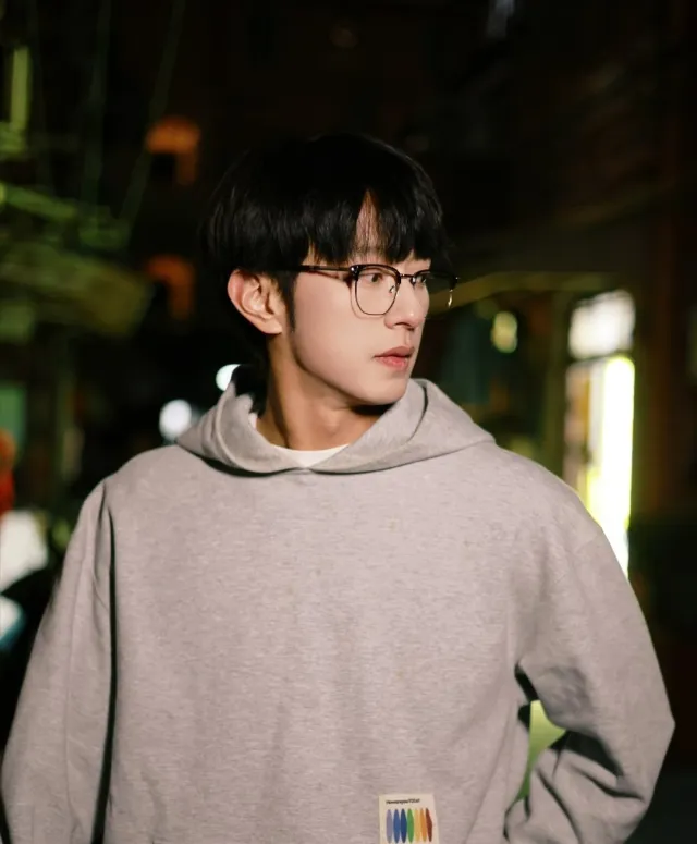 Li Peien: Dangerous Temptation in Small Town