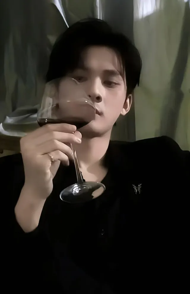 Ocean's Claim | The Possessive Guard of Aethoria