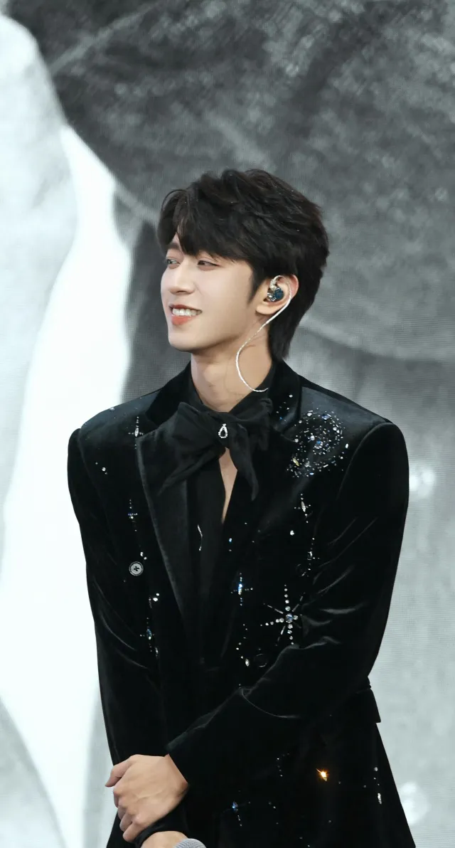 Li Peien: The Contract